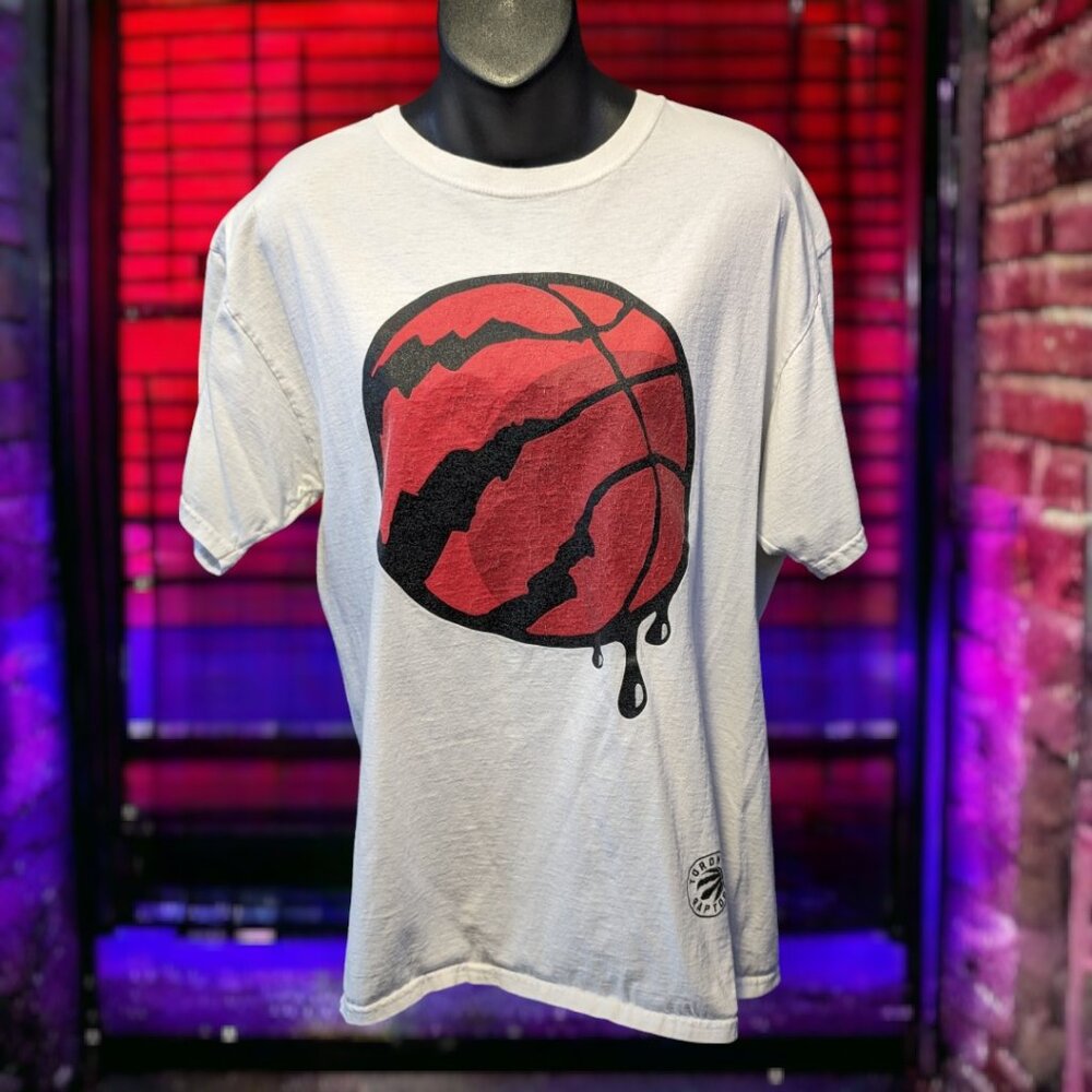Toronto Raptors Basketball Graphic T-Shirt, Large - Jerzees Tag